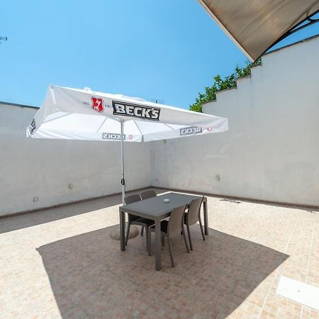 Casa Vacanze Petra Squinzano Екстер'єр фото