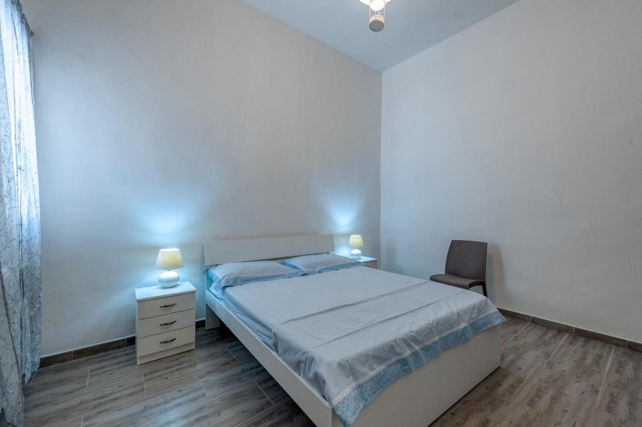 Casa Vacanze Petra Squinzano Екстер'єр фото